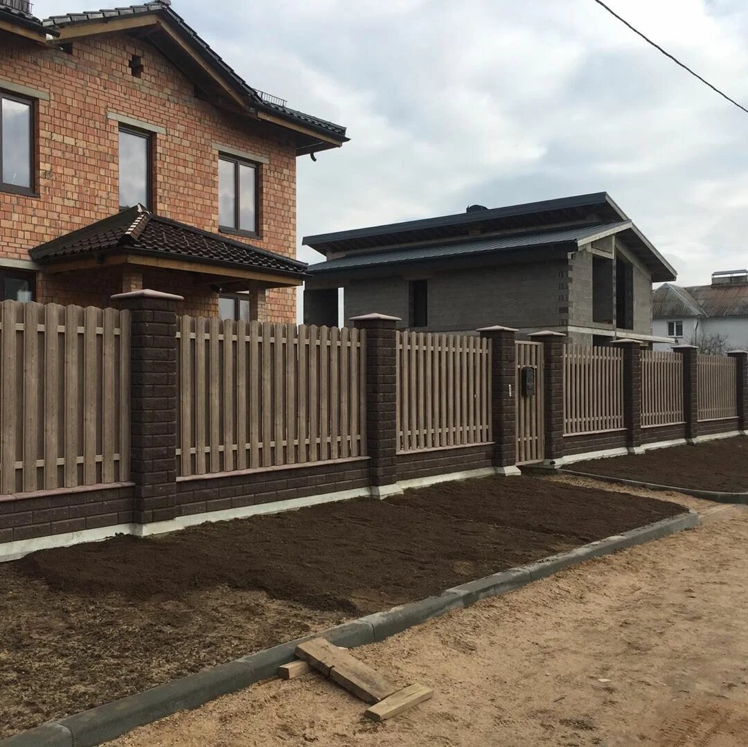 Шахматка из евроштакетника, КП Романово
